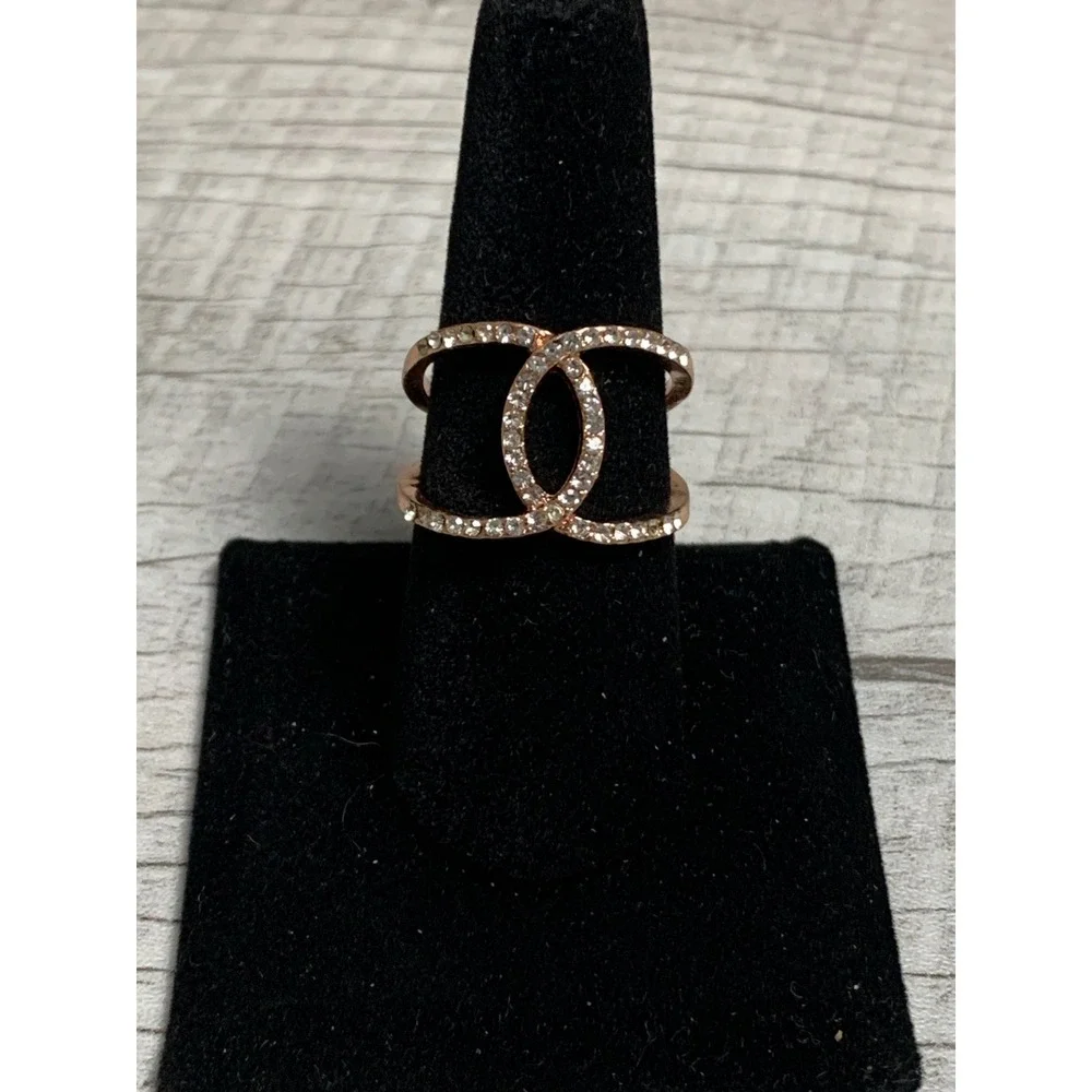 Rose Gold Tone Interlocking Circle Crystal Pavé Double Band Fashion Ring Size 9